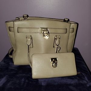 Michael Kors Purse & matching wallet